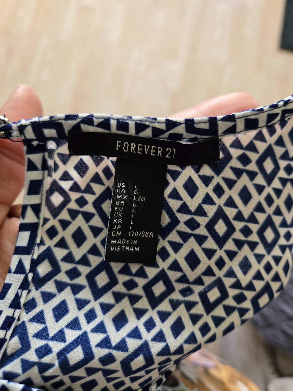 Forever 21 Navy & White Geometric Ruffle Sleeve Blouse - Picture 4 of 4